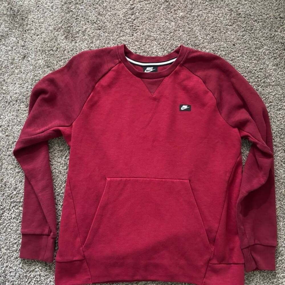 Nike Red Crewneck Sweatshirt with Front Pocket
